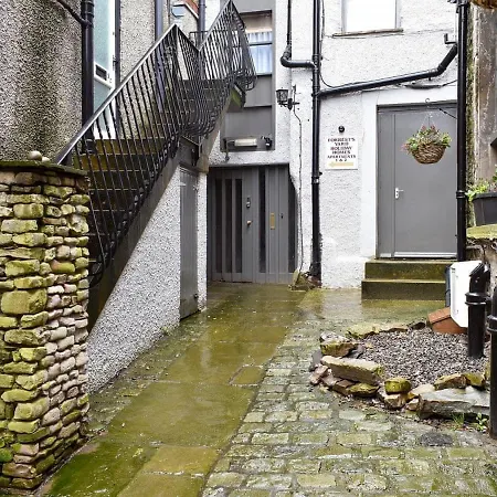 Forrest's Yard - 1 - Uk10705